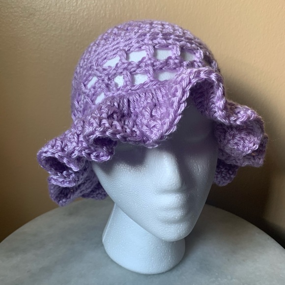 Handmade Mesh Crochet Top & Hat - Picture 4 of 9